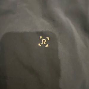 NWOT; Size large men’s. 
EUC; retail; $78